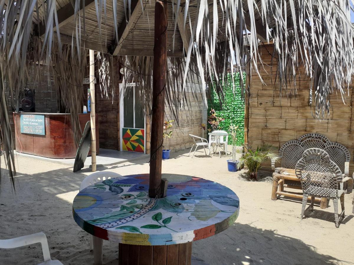 Pepon Surf Camp Hotel Máncora Kültér fotó