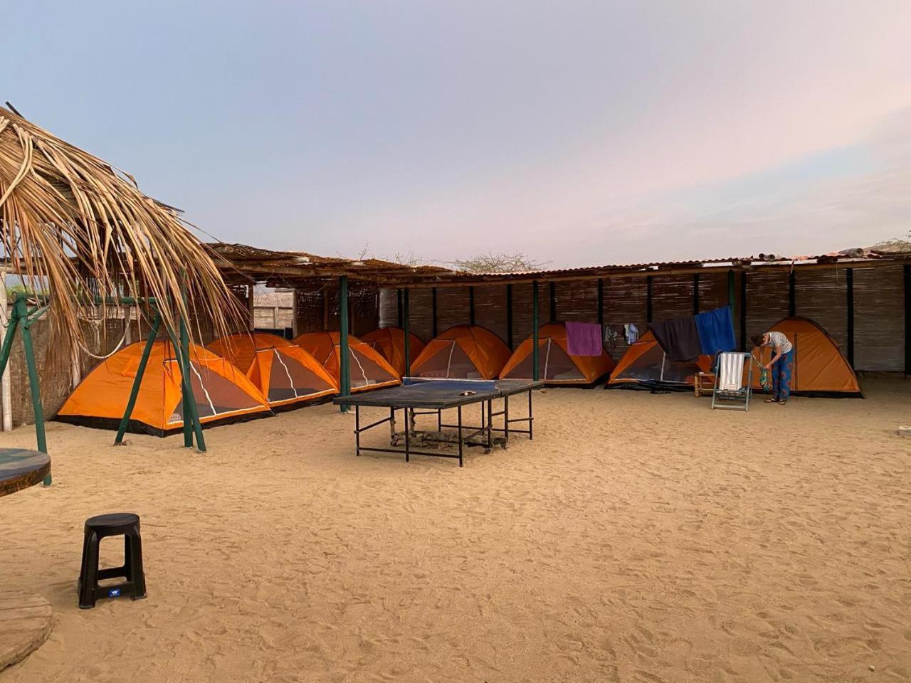 Pepon Surf Camp Hotel Máncora Kültér fotó