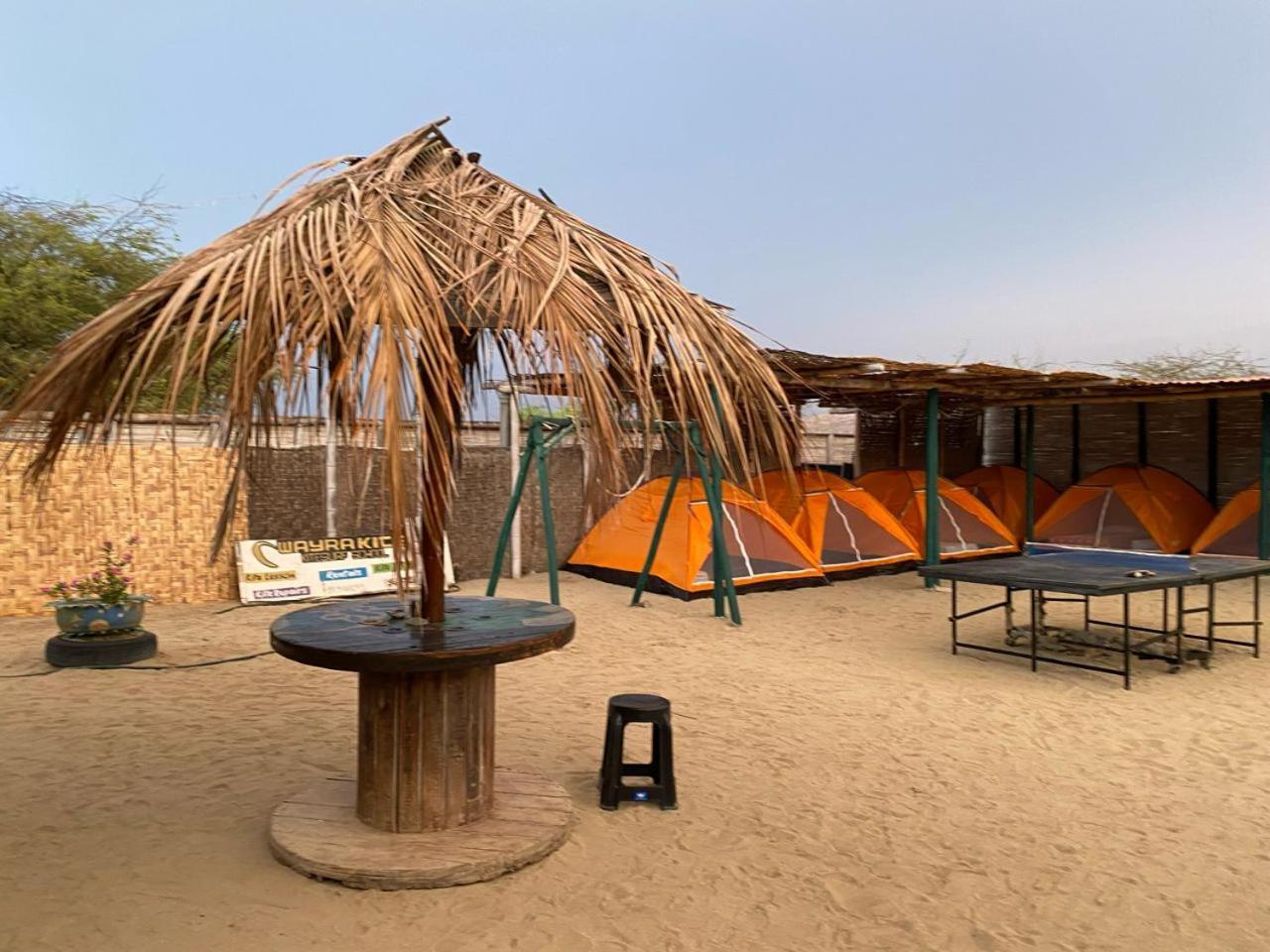 Pepon Surf Camp Hotel Máncora Kültér fotó