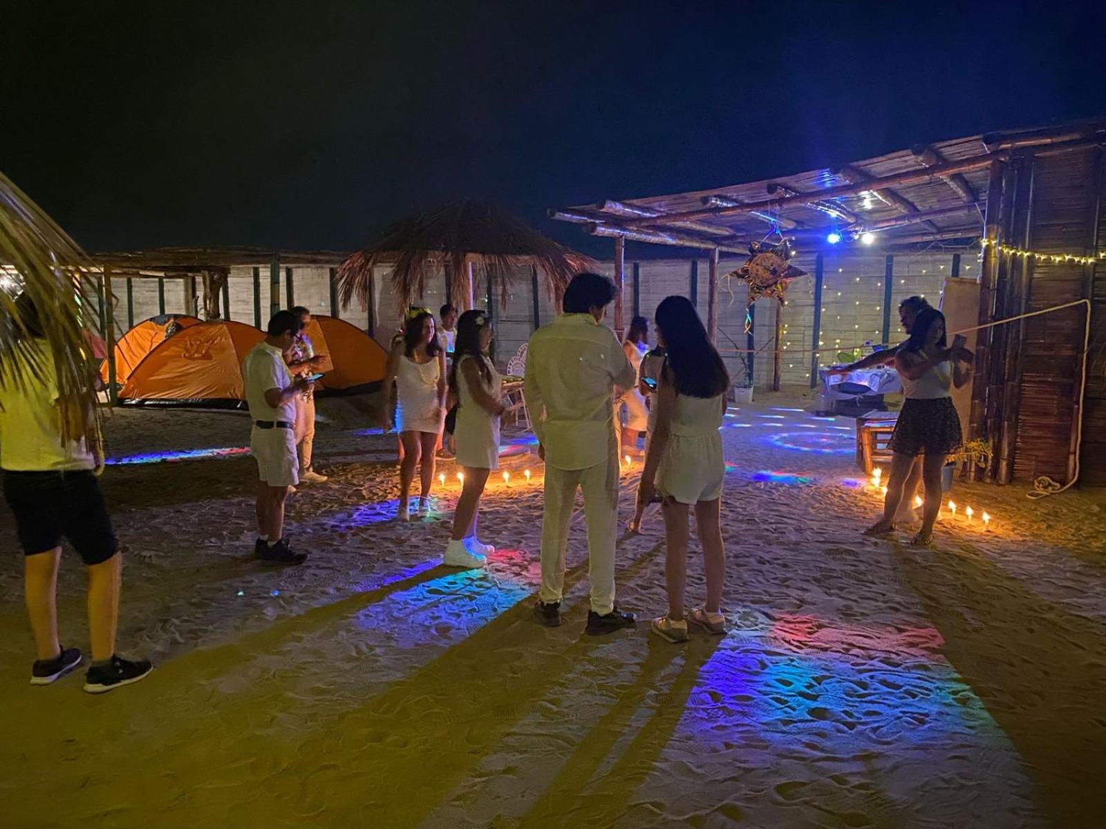 Pepon Surf Camp Hotel Máncora Kültér fotó